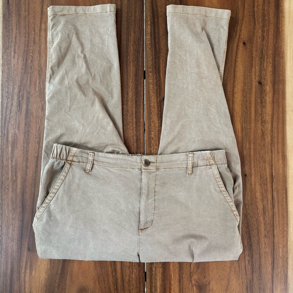 Old Navy Women's Tan Cropped Pants